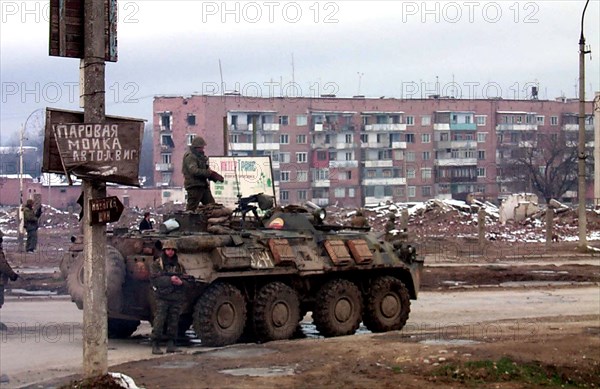 Gudermes, russia, november 12, 1999, russian servicemen seen mopping-up gudermes, the second largest chechen city, 1000 interior troops and 500 militiamen with support of paratroopers take part in mopping-up which is going on without any complications.