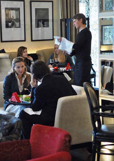 Visitors to the vogue cafe restaurant in kuznetsky most street, moscow, russia, september 2006.