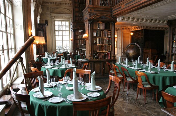 The library hall at pushkin cafe, moscow, russia, february 2007.