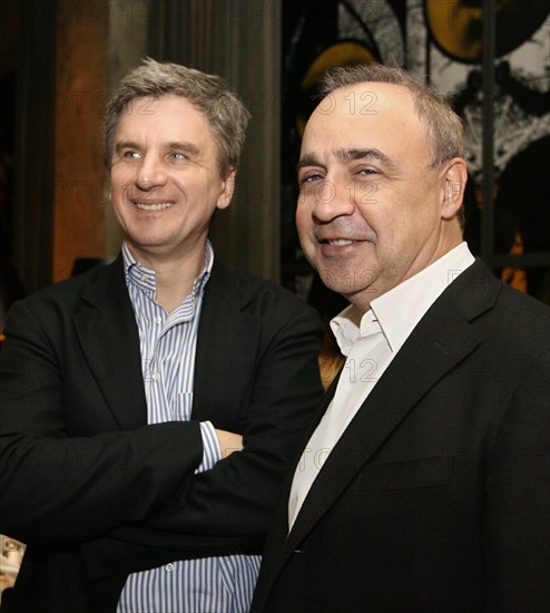 Highland gold mining pr director vladimir yakushkin and access industries president leonard blavatnik, l-r, pictured before a reception to mark the opening of the ll moscow biennale of contemporary art in the bon restaurant, russia, march 1, 2007.