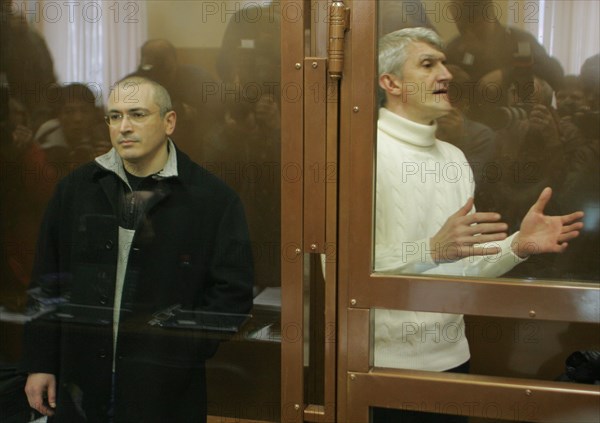 Moscow, russia, march 31, 2009, former yukos ceo khodorkovsky (l), and former group menatep executive platon lebedev appear in khamovniki district court on the charges of stealing 892bn rubles ($ 26bn) worth of oil produced by yukos daughter companies (samaraneftegaz, yuganskneftegaz, tomskneft vnk).