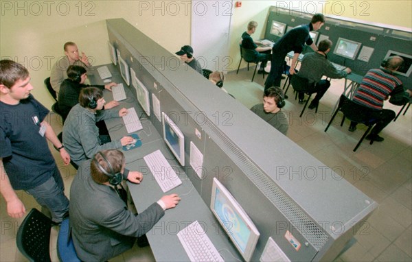 The 'pauteena,ru' internet cafe, the first in the city of nizhni novgorod was opened on april 18, 2002, 40 computers are installed here in two halls, any visitor may enter the internet system, play a lot of computer games and work with a number of different programmes there.