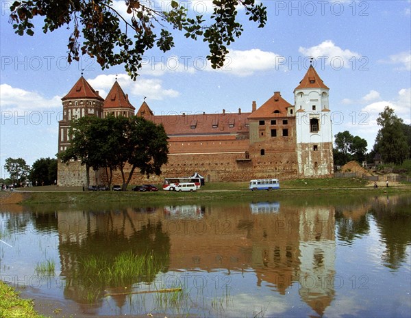 Mir castle is a unique monument of belarussian architecture, an exceptional example of a central european castle, built in early 16th century near village mir (grodno region) was included in the unesco world heritage list in 2000.