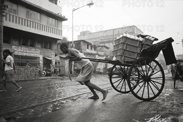 Rickshaw puller, Calcutta, West Bengal, India