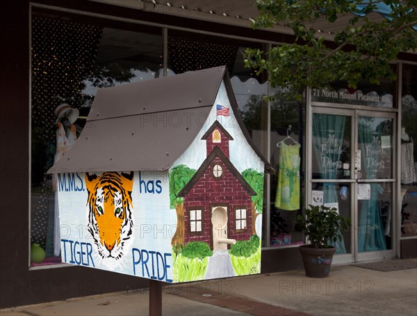 Bird houses art in Monroeville, Alabama