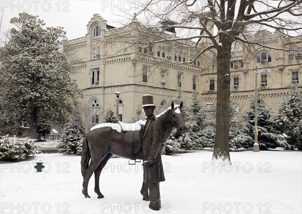 Sculpture of President Abraham Lincoln