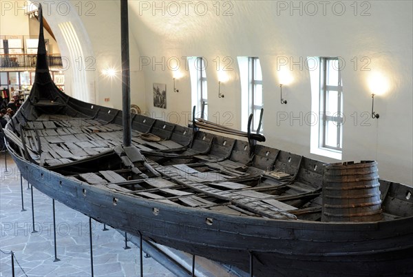 Oseberg Ship, Made in oak wood