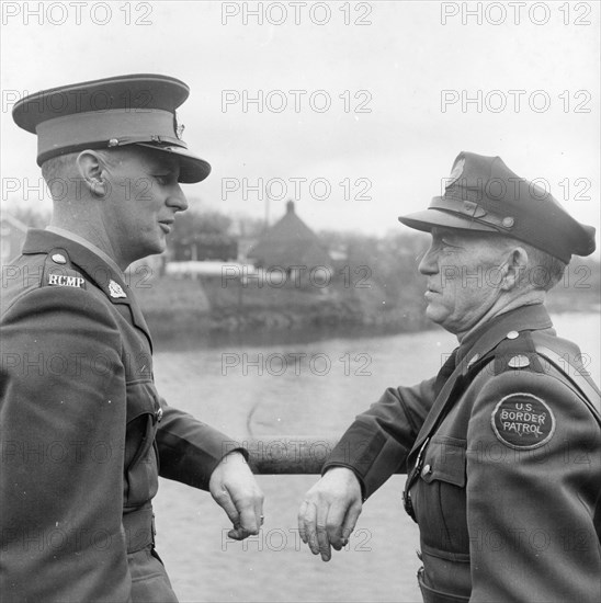 American & Canadian Border Guards