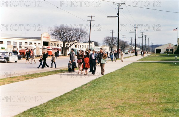 1960 Ft. Worth Stock Show - Well dressed visitors to the Fort Worth Stock Show .