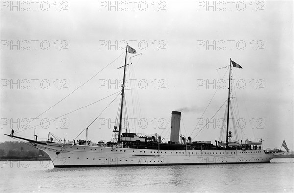 U.S.S. Mayflower circa 1917.