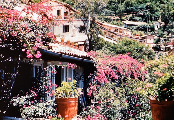 Homes in a Mexican city (possibly Taxco) circa 1950-1955.