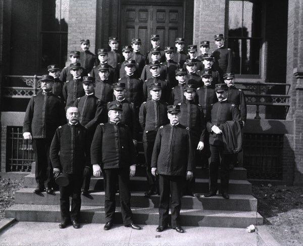 Faculty and [class?] of student officers