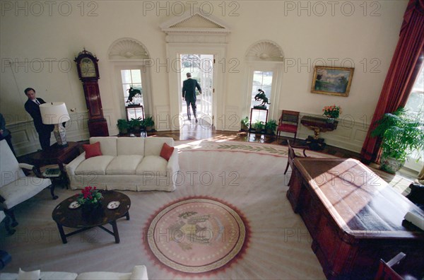 President Reagan in Oval Office last day as president.