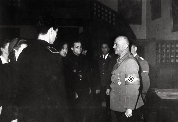 Visit of the spanish youth leader to a Nazi Officer