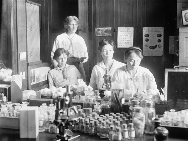 L to R: Miss Lucia McCollock, Miss Mary Bryan, Miss Florence Hedges, The women scientists make cultures of the parasites, create experiments and do all sorts of technical laboratory work ca. 2 January 1920