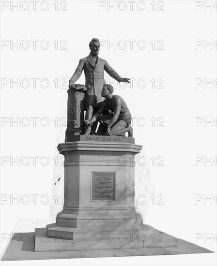 Lincoln Statue, Lincoln Park, isolated on white background [Washington, D.C.] ca.  between 1910 and 1935