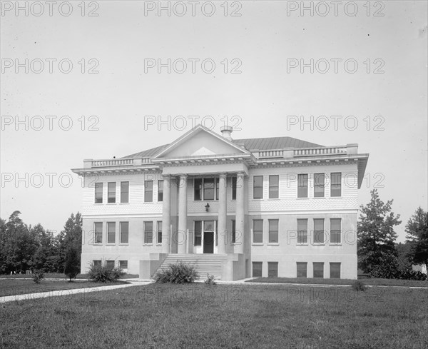 Washington College, [Takoma Park, D.C.], front view ca.  between 1910 and 1926