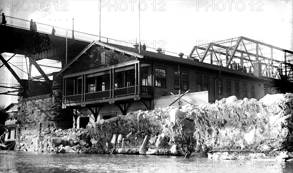 Potomac flood & ice, Georgetown, Washington D.C. ca. between 1909 and 1940