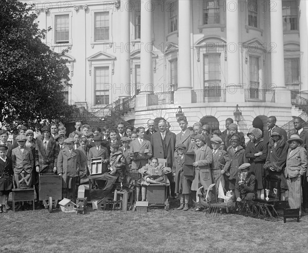 President Herbert Hoover in front of the White House ca. between 1909 and 1923