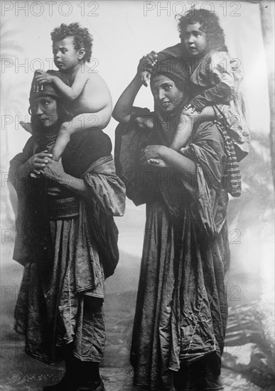 Bedouin woman & children in Syria ca. between 1909 and 1919