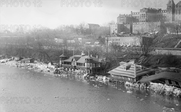 Potomac flood & ice, Georgetown, Washington D.C. ca. between 1909 and 1940