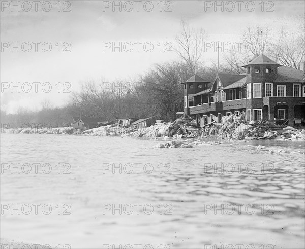 Potomac flood & ice, Georgetown, Washington D.C. ca. between 1909 and 1940