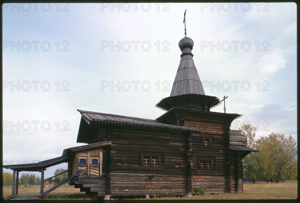 Log Church of the Savior from the village of Zashiversk (1700), south view, moved and reassembled in the Outdoor Architecture and History Museum at Akademgorodok, Russia 1999.