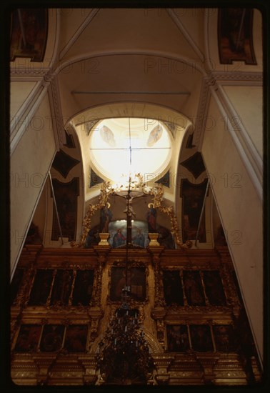 Archangel Michael Monastery, Archangel Cathedral (1653-56), interior, east view, with main dome and upper tier of icon screen, (late 18th century), Velikii Ustiug, Russia 1996.