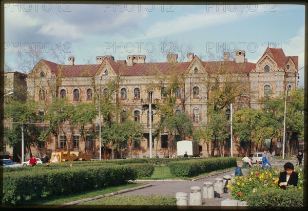 Pliusin Building (now Regional Library) (1900-02), Turgenev Stret facade, Khabarovsk, Russia; 2000