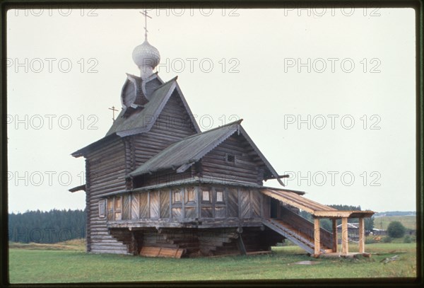 Church of Transfiguration, from Yanidor village (1702), northwest view, reassembled at Khokhlovka Architectural Preserve, Russia 1999.