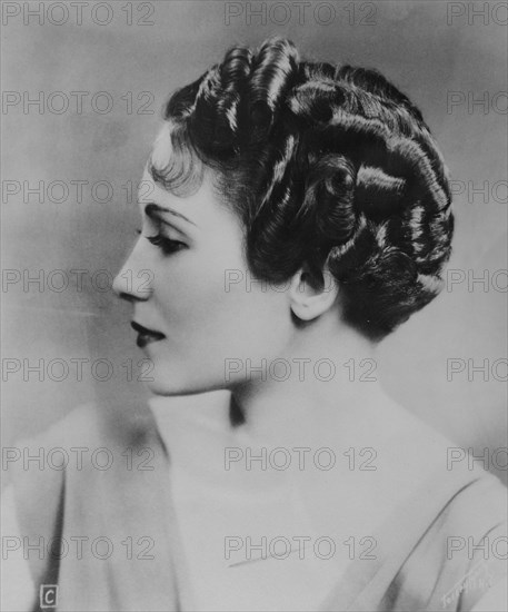 Women's marcelled hairstyle from 1934