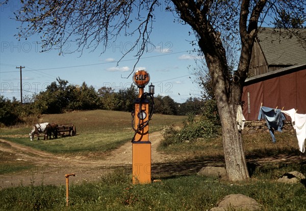 Gas pump with clothesline