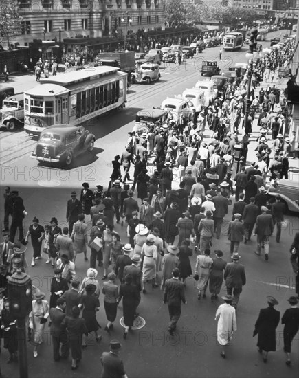 Fifth Avenue and 42nd Street, looking west from Seymour Building, 503 Fifth Avenue ca. 1935