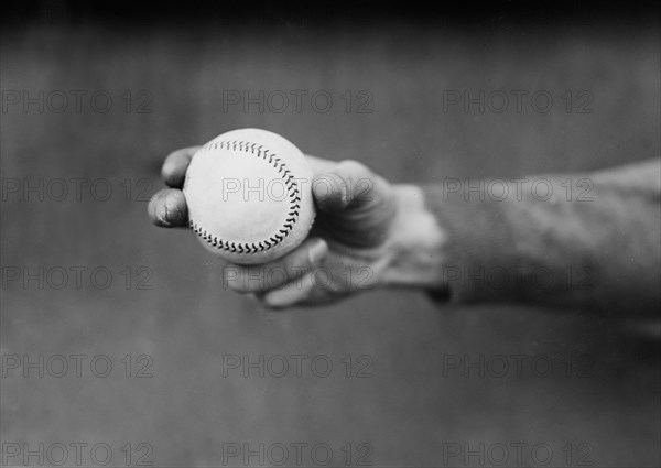 Dick Rudolph's grip on ball, Boston NL ca. 1914