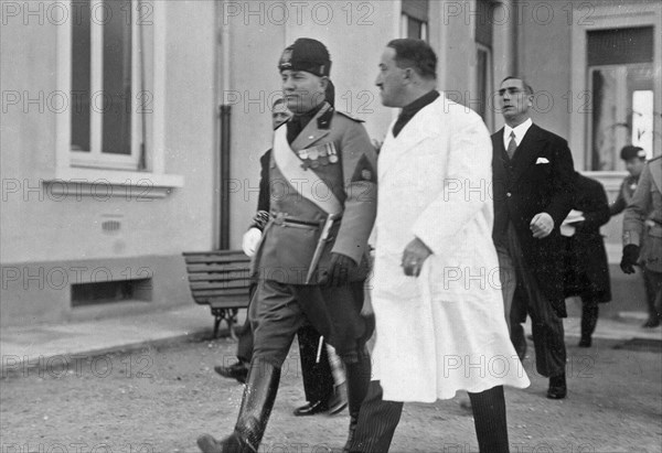 The professor. Angelo Nicolato and Benito Mussolini at the San Matteo hospital in Pavia ca. before 1936