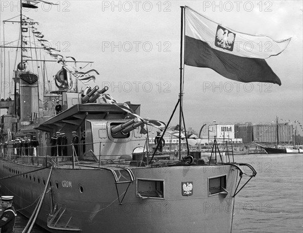 Celebration of the Holy Sea in Gdynia. View of ORP "Grom" from the stern side ca. 1937