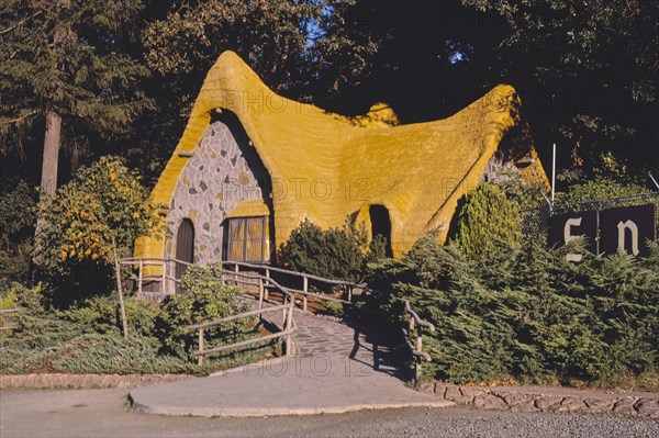 1980s America -   Enchanted Forest, Turner, Oregon 1987