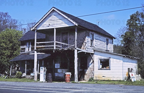 1980s America -  WW Feaster Groceries, near Chester, Chester, South Carolina 1982