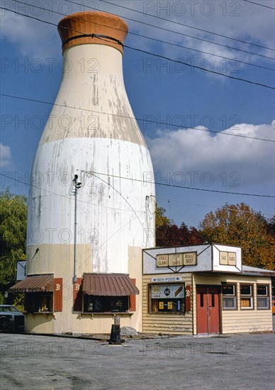 1970s America -  The Bottle, Raynham, Massachusetts 1978