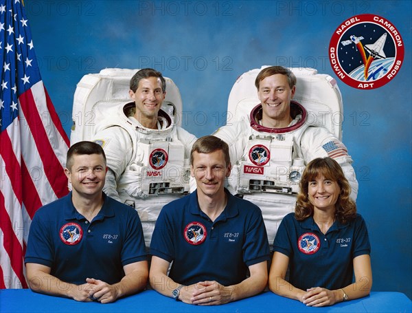 1991 - STS 37 Space Shuttle Atlantis - Official Crew Portrait