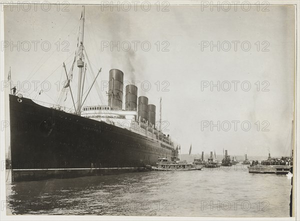 Lusitania leaves New York harbor