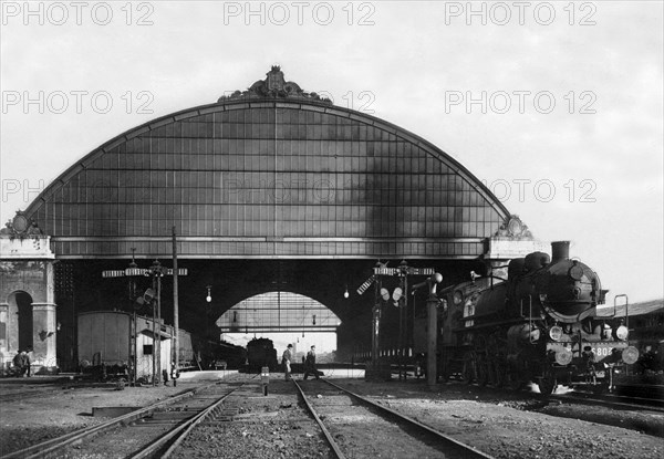 italia, tuscany, pisa, railway station, shelter 1800-1900