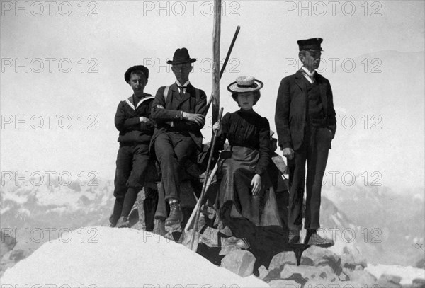 europe, switzerland, engadine, family 1902