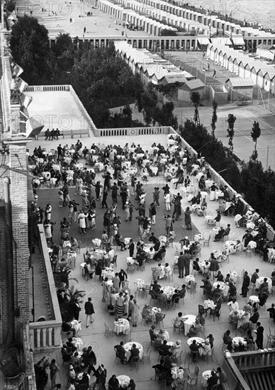 italy, lido di venezia, terrace of excelsior hotel, 1940