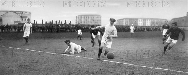 italy, soccer, turin-milan, 1914