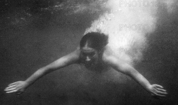 woman, underwater, 1940