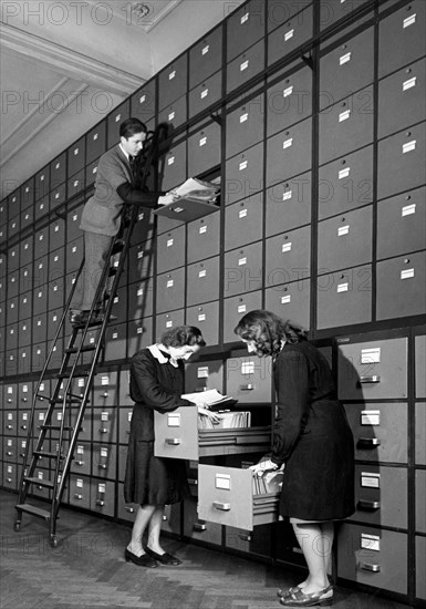 italy, milan, touring club italiano, archive, 1950-1960