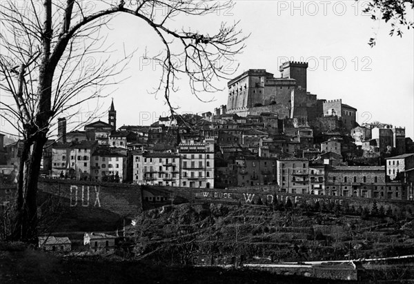 la forteresse de soriano nel cimino dans la province de viterbo, 1930