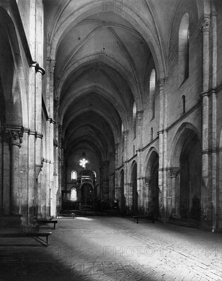 Intérieur de l'abbaye de Casamari, Veroli, 1910