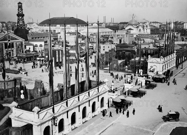 entrée de giulio cesare à la foire de milan, 1930